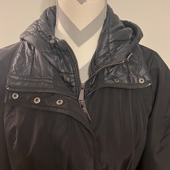 Laundry by Shelli Segal Double Layer Water Resistant Jacket - Picture 2 of 11